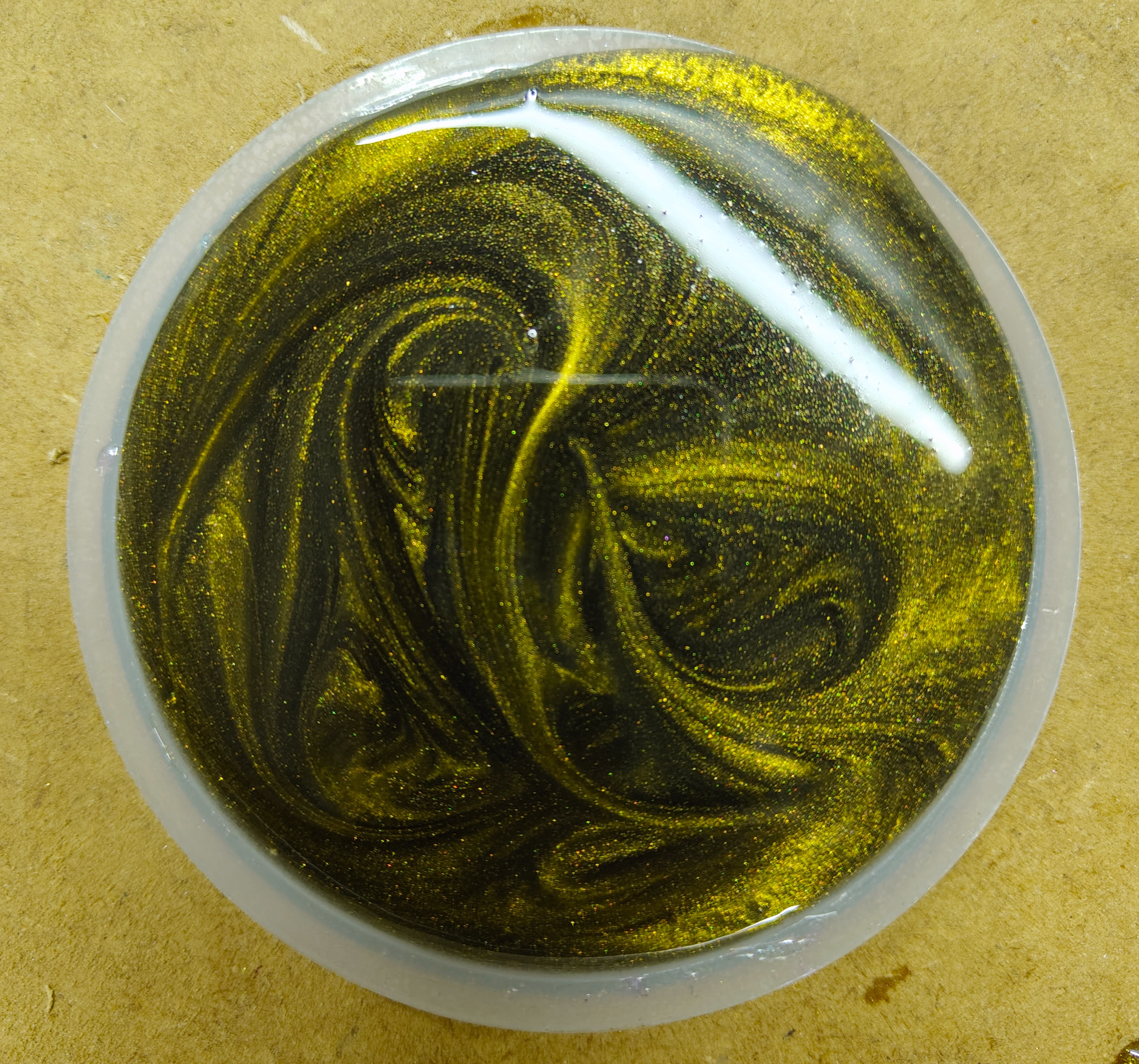 Smocze Złoto — pigment do żywicy ColorCastResin — zdjęcie produktu